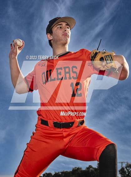Thumbnail 3 in Huntington Beach High School 2023 Seniors photogallery.