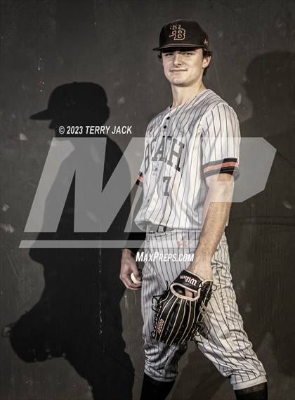 Thumbnail 1 in Huntington Beach High School 2023 Seniors photogallery.