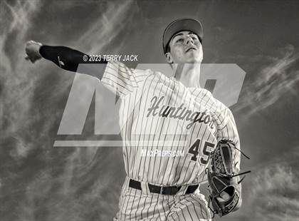 Thumbnail 3 in Huntington Beach High School 2023 Seniors photogallery.