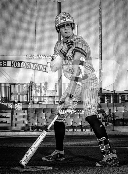 Thumbnail 2 in Huntington Beach High School 2023 Seniors photogallery.