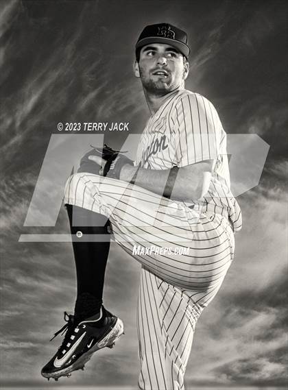 Thumbnail 2 in Huntington Beach High School 2023 Seniors photogallery.