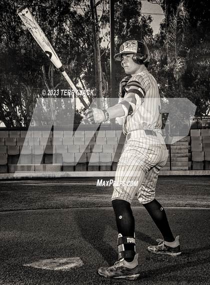 Thumbnail 1 in Huntington Beach High School 2023 Seniors photogallery.