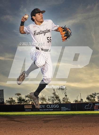 Thumbnail 1 in Huntington Beach High School 2023 Seniors photogallery.