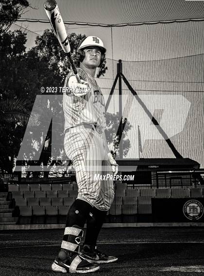 Thumbnail 2 in Huntington Beach High School 2023 Seniors photogallery.