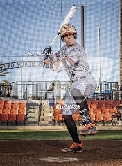 Thumbnail 2 in Huntington Beach High School 2023 Seniors photogallery.