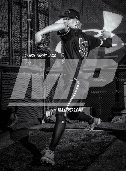 Thumbnail 3 in Huntington Beach High School 2023 Seniors photogallery.