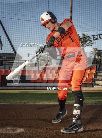 Thumbnail 1 in Huntington Beach High School 2023 Seniors photogallery.