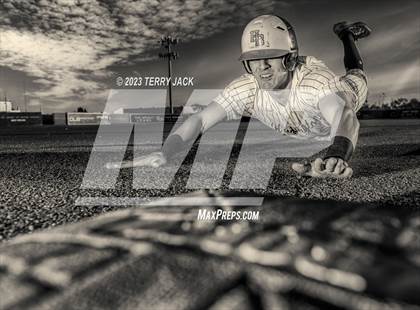 Thumbnail 3 in Huntington Beach High School 2023 Seniors photogallery.