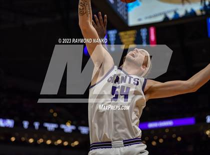 Thumbnail 1 in Ben Davis v Kokomo (IHSAA 4A Final) photogallery.