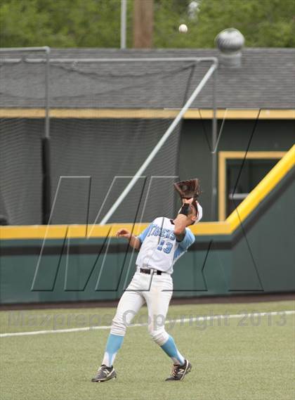 Thumbnail 2 in Carroll vs. Eisenhower (KSHSAA 5A Playoff) photogallery.
