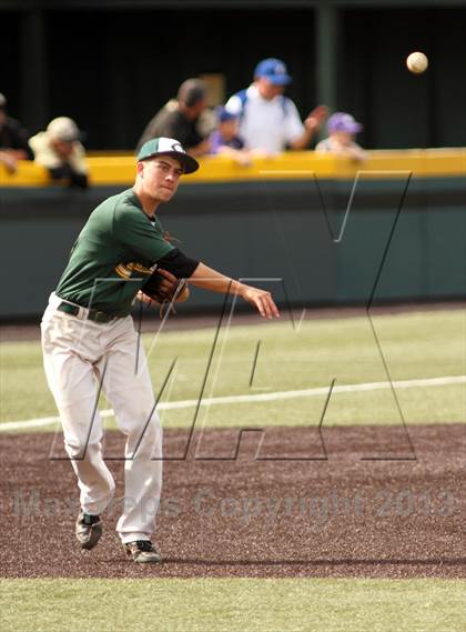 Thumbnail 1 in Carroll vs. Eisenhower (KSHSAA 5A Playoff) photogallery.