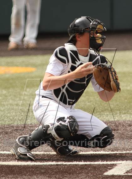 Thumbnail 1 in Carroll vs. Eisenhower (KSHSAA 5A Playoff) photogallery.