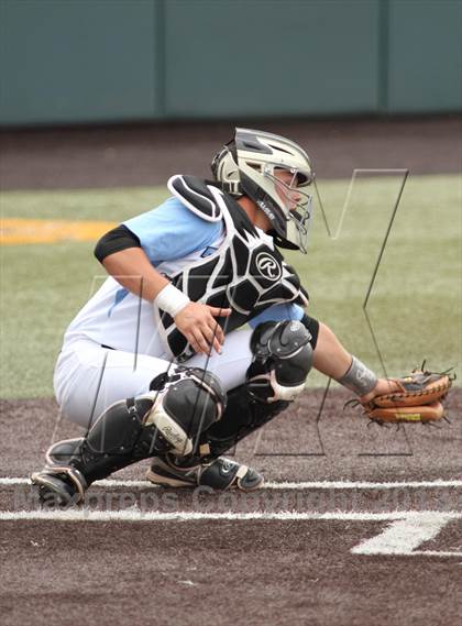 Thumbnail 1 in Carroll vs. Eisenhower (KSHSAA 5A Playoff) photogallery.