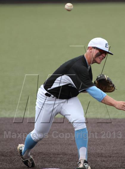 Thumbnail 1 in Carroll vs. Eisenhower (KSHSAA 5A Playoff) photogallery.