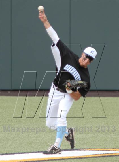 Thumbnail 3 in Carroll vs. Eisenhower (KSHSAA 5A Playoff) photogallery.