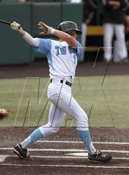 Thumbnail 1 in Carroll vs. Eisenhower (KSHSAA 5A Playoff) photogallery.