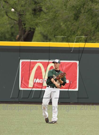 Thumbnail 1 in Carroll vs. Eisenhower (KSHSAA 5A Playoff) photogallery.