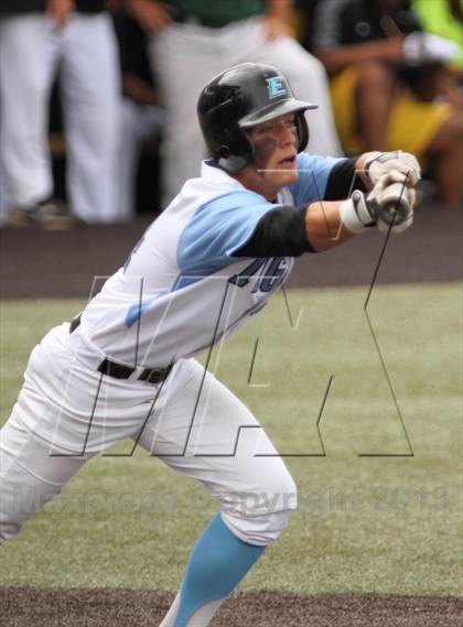 Thumbnail 2 in Carroll vs. Eisenhower (KSHSAA 5A Playoff) photogallery.
