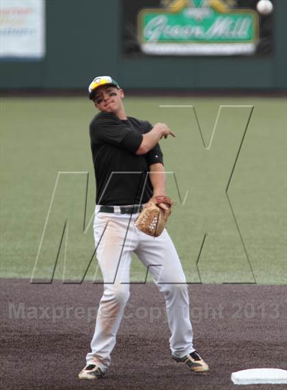 Thumbnail 1 in Carroll vs. Eisenhower (KSHSAA 5A Playoff) photogallery.