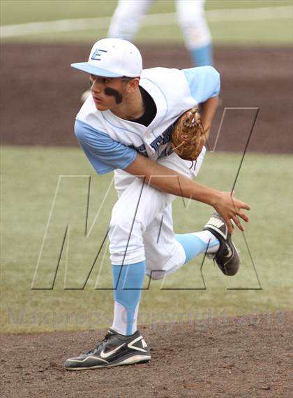 Thumbnail 3 in Carroll vs. Eisenhower (KSHSAA 5A Playoff) photogallery.