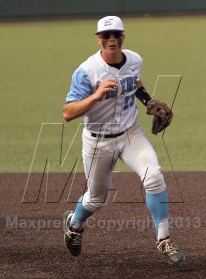 Thumbnail 3 in Carroll vs. Eisenhower (KSHSAA 5A Playoff) photogallery.