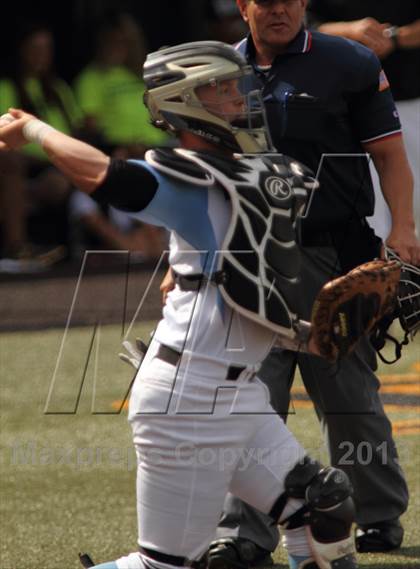 Thumbnail 1 in Carroll vs. Eisenhower (KSHSAA 5A Playoff) photogallery.