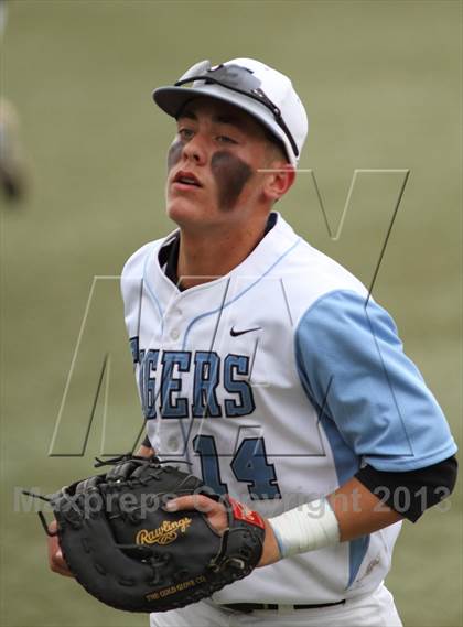 Thumbnail 2 in Carroll vs. Eisenhower (KSHSAA 5A Playoff) photogallery.