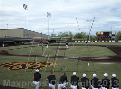 Thumbnail 3 in Carroll vs. Eisenhower (KSHSAA 5A Playoff) photogallery.
