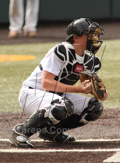 Thumbnail 3 in Carroll vs. Eisenhower (KSHSAA 5A Playoff) photogallery.