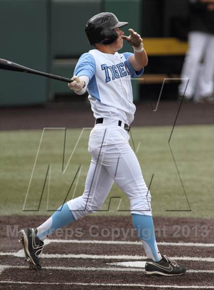 Thumbnail 3 in Carroll vs. Eisenhower (KSHSAA 5A Playoff) photogallery.