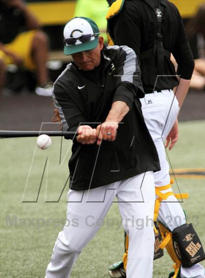 Thumbnail 1 in Carroll vs. Eisenhower (KSHSAA 5A Playoff) photogallery.