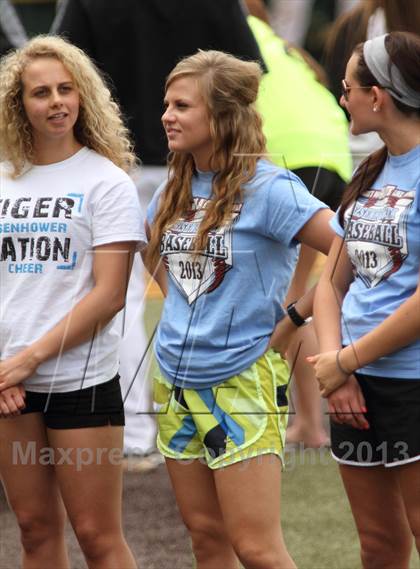 Thumbnail 2 in Carroll vs. Eisenhower (KSHSAA 5A Playoff) photogallery.