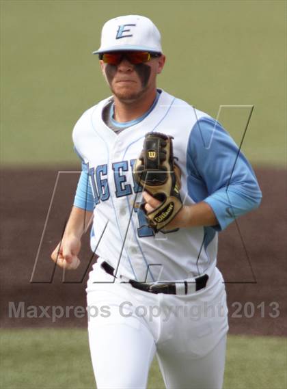 Thumbnail 3 in Carroll vs. Eisenhower (KSHSAA 5A Playoff) photogallery.