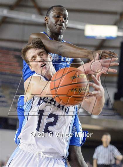 Thumbnail 2 in Curtis vs Central Valley (WIAA 4A Quarterfinal) photogallery.