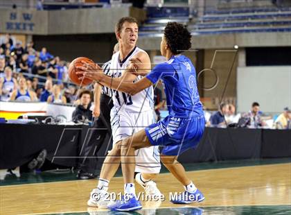 Thumbnail 2 in Curtis vs Central Valley (WIAA 4A Quarterfinal) photogallery.