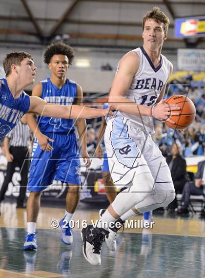Thumbnail 1 in Curtis vs Central Valley (WIAA 4A Quarterfinal) photogallery.