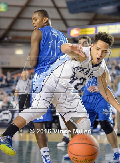 Thumbnail 2 in Curtis vs Central Valley (WIAA 4A Quarterfinal) photogallery.