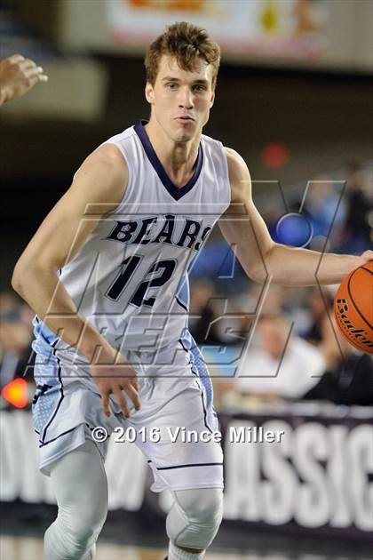 Thumbnail 1 in Curtis vs Central Valley (WIAA 4A Quarterfinal) photogallery.