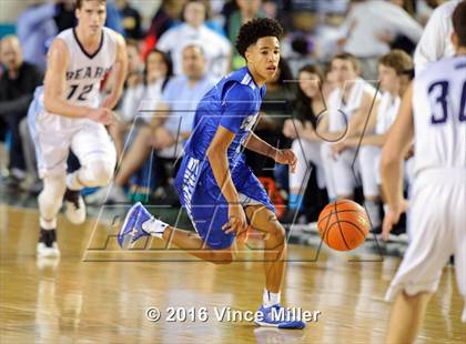 Thumbnail 3 in Curtis vs Central Valley (WIAA 4A Quarterfinal) photogallery.
