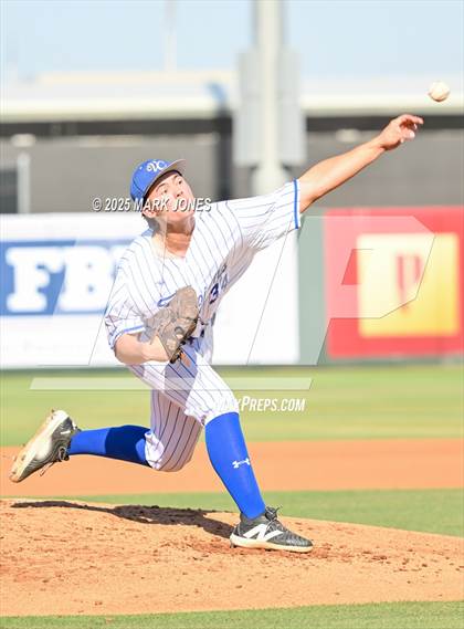 Thumbnail 2 in Yuma Catholic vs. Valley Christian (AIA 3A Final) photogallery.