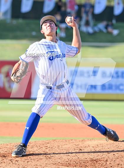 Thumbnail 2 in Yuma Catholic vs. Valley Christian (AIA 3A Final) photogallery.