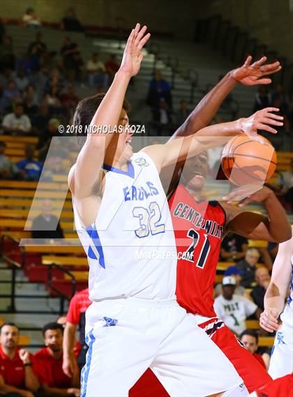 Thumbnail 2 in Santa Margarita vs. Centennial (Nike Extravaganza) photogallery.