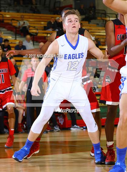 Thumbnail 1 in Santa Margarita vs. Centennial (Nike Extravaganza) photogallery.