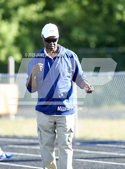 Thumbnail 3 in Gateway Conference Championships (1600m) photogallery.