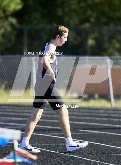 Thumbnail 2 in Gateway Conference Championships (1600m) photogallery.