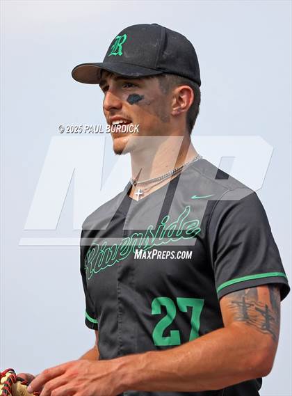 Thumbnail 3 in Mount Carmel vs. Riverside (PIAA 3A Championship) photogallery.