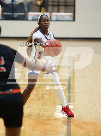 Thumbnail 3 in Henderson vs Gladewater (Bobcat Classic) photogallery.