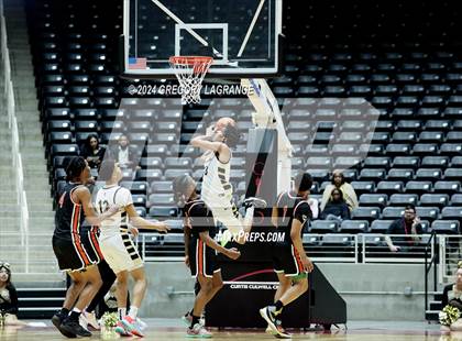 Thumbnail 3 in Lancaster vs The Colony (UIL 5A Basketball Regional Finals) photogallery.