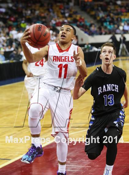 Thumbnail 2 in Highlands Ranch vs Denver East (CHSAA 5A Great 8) photogallery.