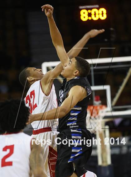 Thumbnail 3 in Highlands Ranch vs Denver East (CHSAA 5A Great 8) photogallery.